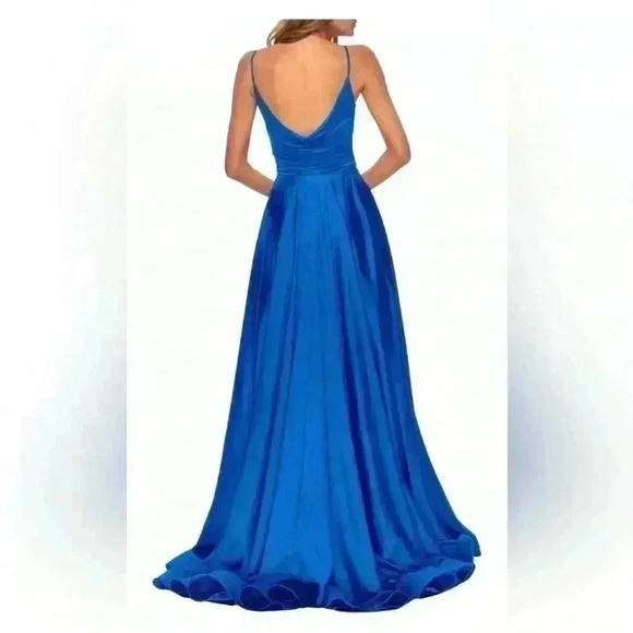 NEW La Femme Blue Sleeveless V-Neck High Leg Slit A-Line Gown size 10 - Picture 2 of 10
